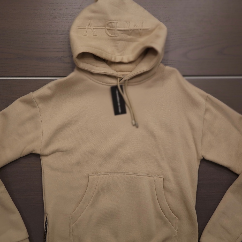 Maniere de Voir Hooded Pullover